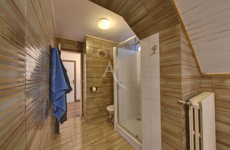 Maison - 180 m² - 7 pièces