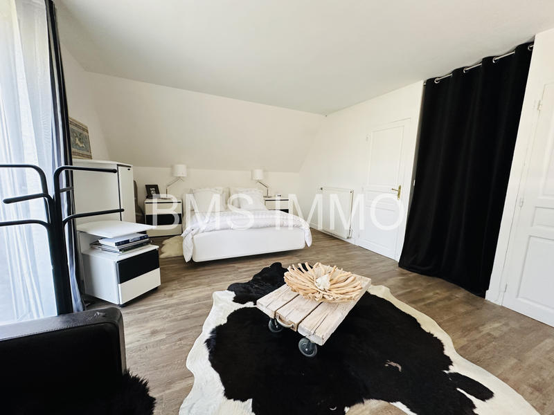 Maison - 230 m² - 6 pièces