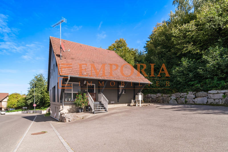 Maison - 180 m² - 11 pièces