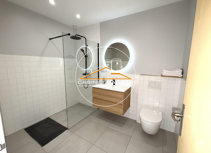 Appartement - 77 m² - 3 pièces