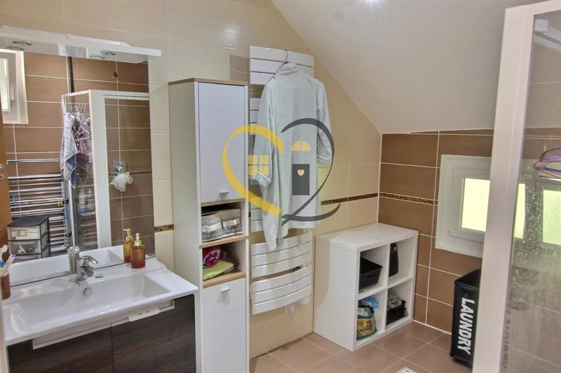 Maison - 103 m² - 4 pièces