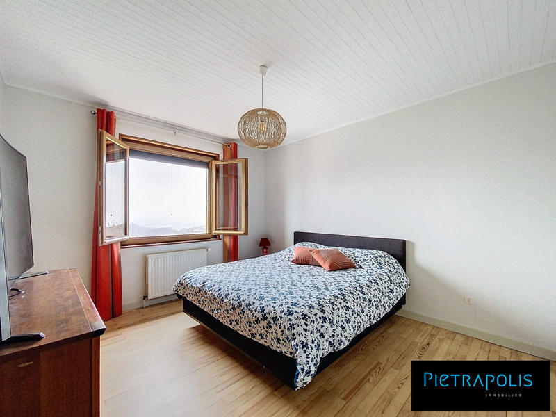 Maison - 198 m² - 6 pièces