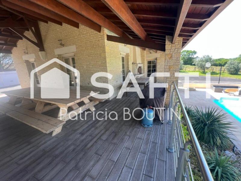 Maison - 470 m² - 12 pièces