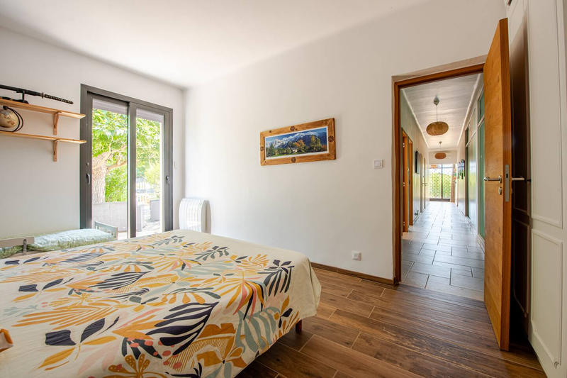 Maison - 210 m² - 9 pièces