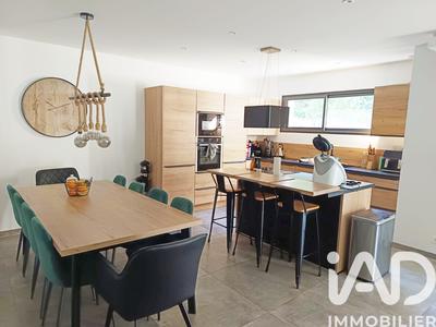 Maison - 147 m² - 6 pièces