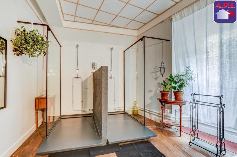 Maison - 433 m² - 14 pièces