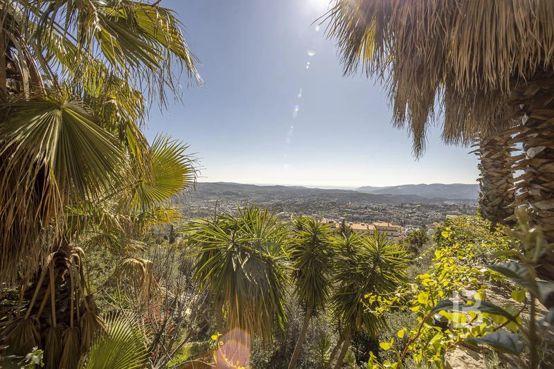 Maison - 322 m² - 10 pièces