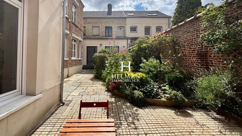 Maison - 296 m² - 8 pièces