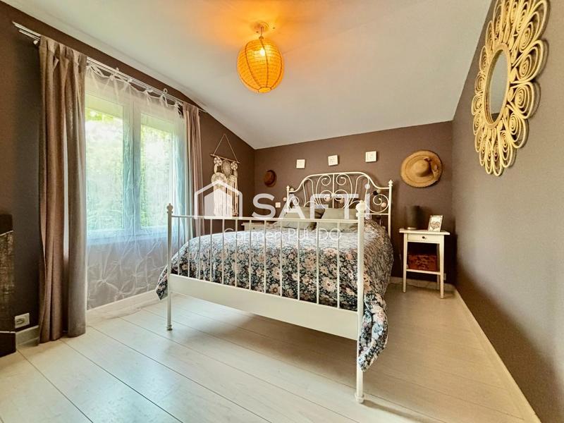 Maison - 260 m² - 7 pièces