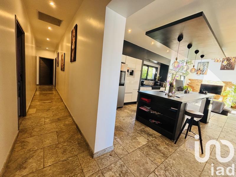 Maison - 411 m² - 5 pièces