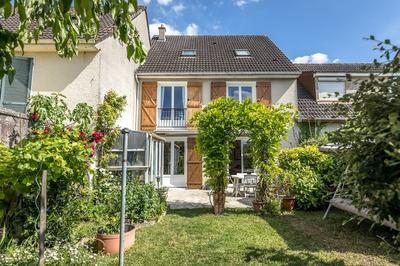 Maison - 140 m² - 7 pièces