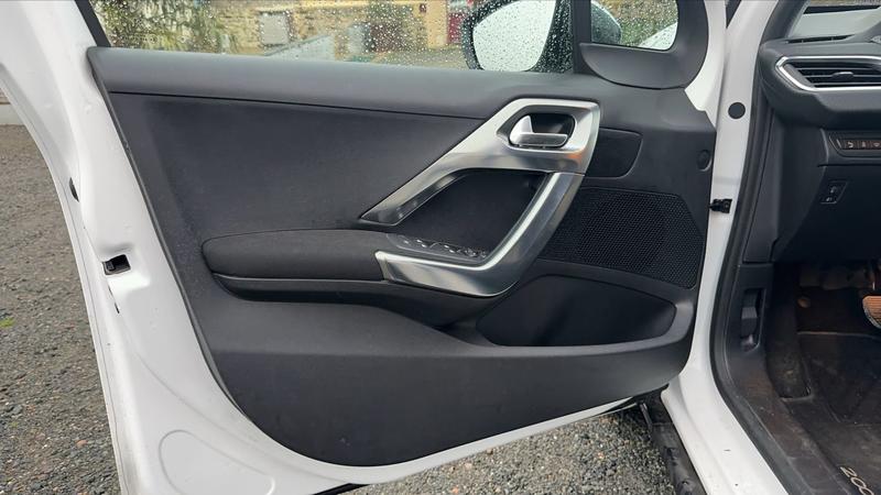 Peugeot 2008 1.2 Puretech 110 Eat6 Allure