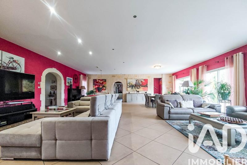 Maison - 358 m² - 8 pièces