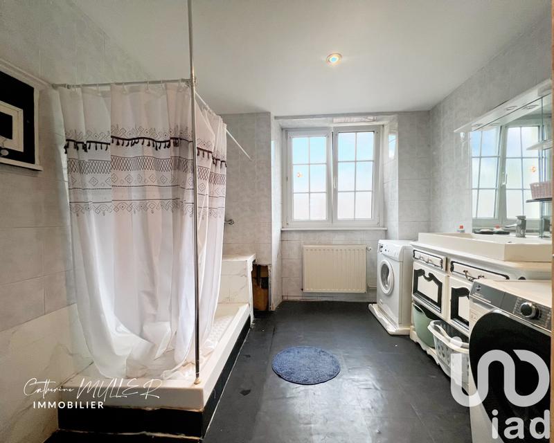 Maison - 207 m² - 11 pièces