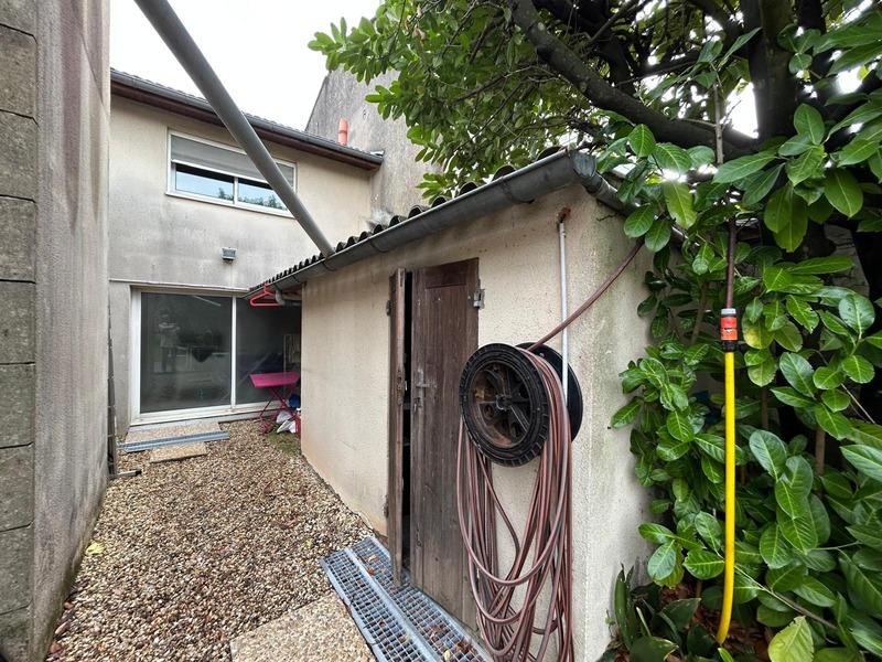 Maison - 230 m² - 7 pièces