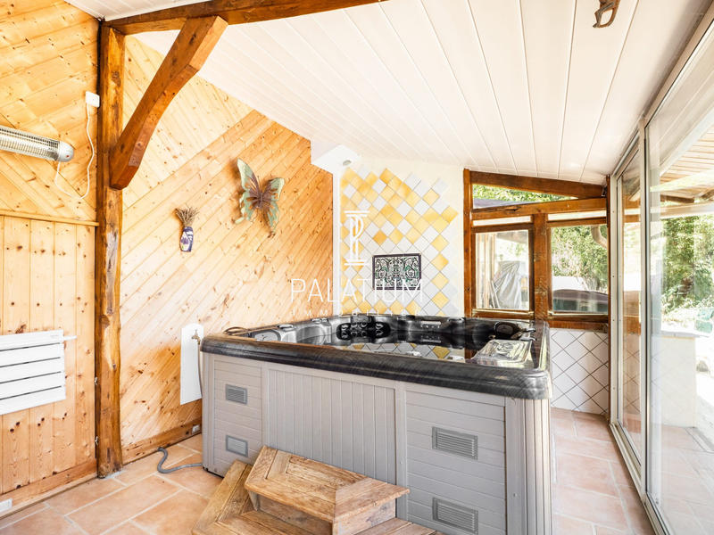 Maison - 144 m² - 6 pièces