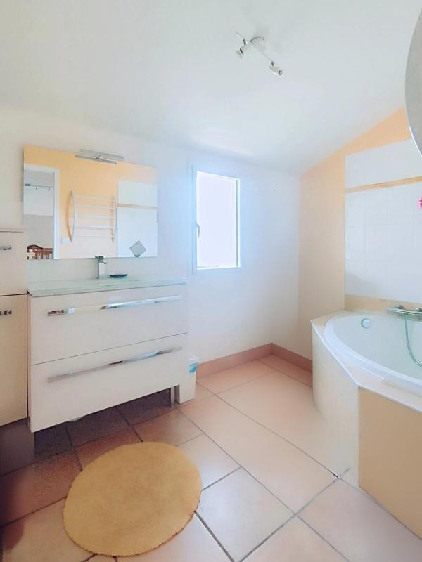 Maison - 237 m² - 10 pièces