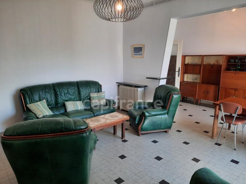 Maison - 198 m² - 8 pièces