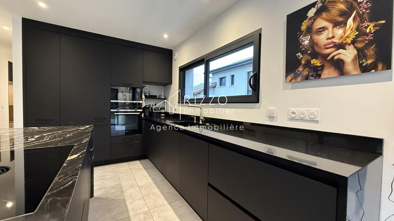 Maison - 138 m² - 5 pièces