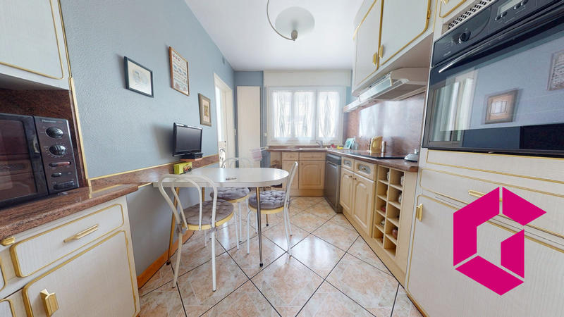 Appartement - 101 m² - 5 pièces