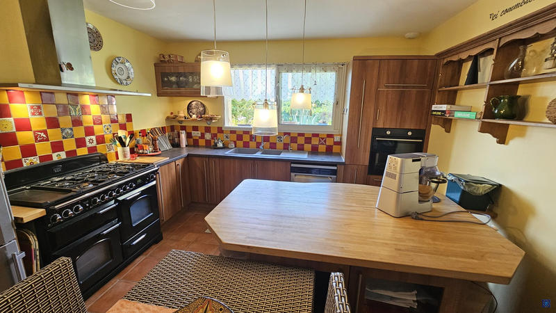 Maison contemporaine - 273 m² - 9 pièces