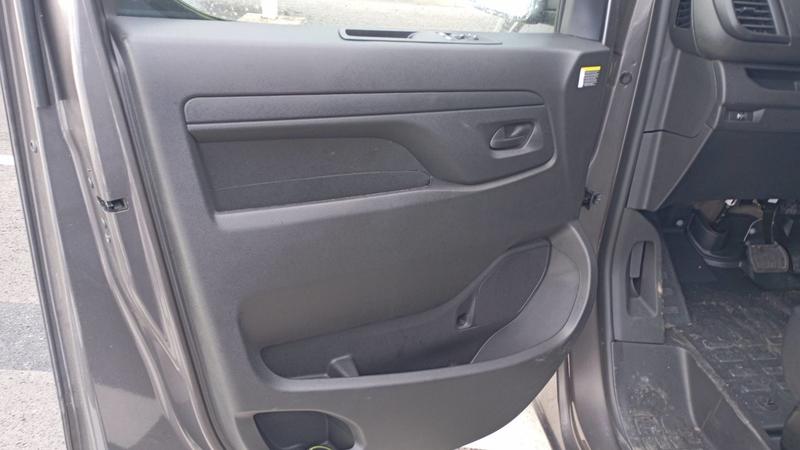 Peugeot Expert e- Fourgon Tole Xl 136 50 kWh Feline - Automatique