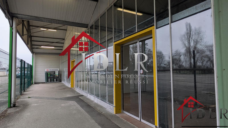 Local commercial - 1 500 m²