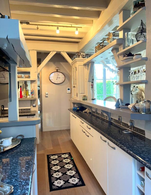 Maison - 260 m² - 8 pièces