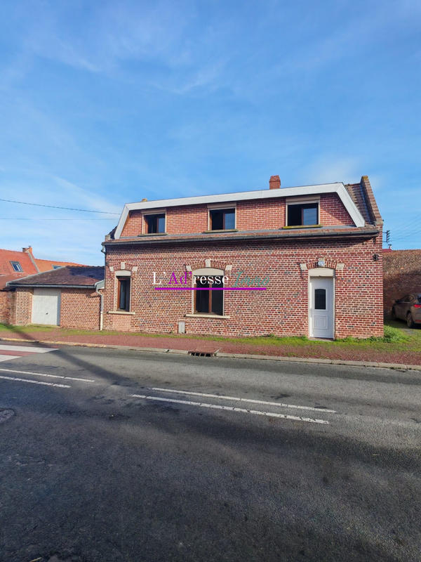 Maison traditionnelle - 102 m² - 4 pièces