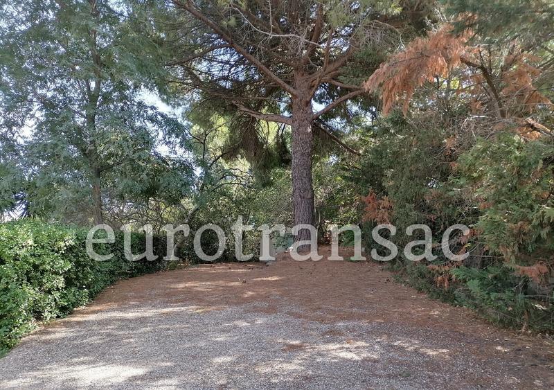 Terrain constructible - 1 821 m²