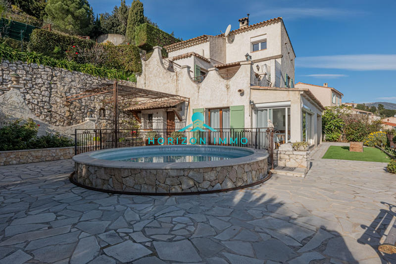 Villa - 136 m² - 6 pièces