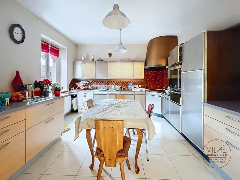 Maison - 355 m² - 12 pièces