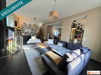 Maison - 280 m² - 12 pièces