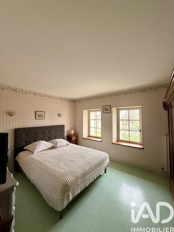 Maison - 230 m² - 7 pièces