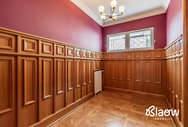 Maison - 450 m² - 10 pièces