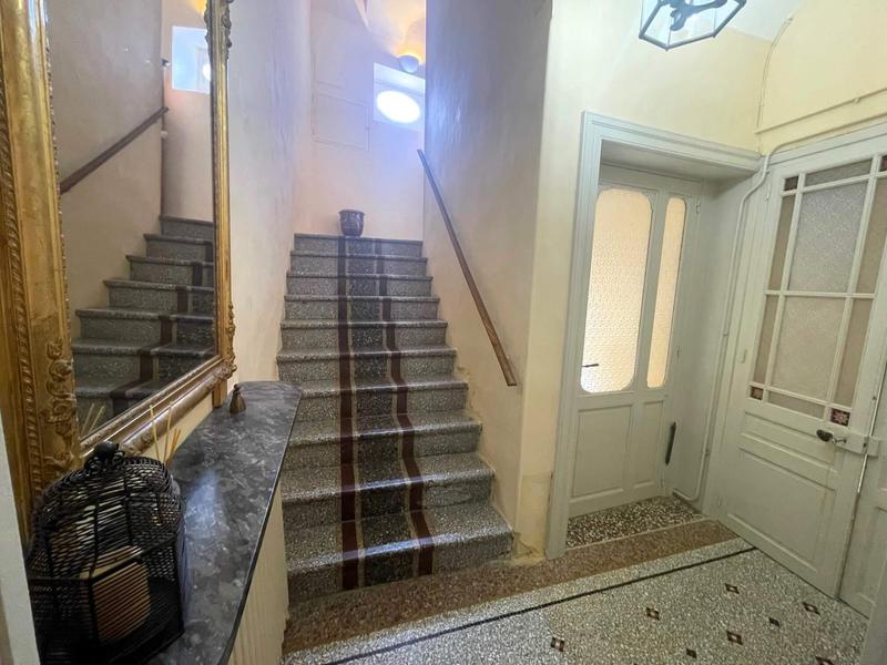 Maison - 375 m² - 11 pièces