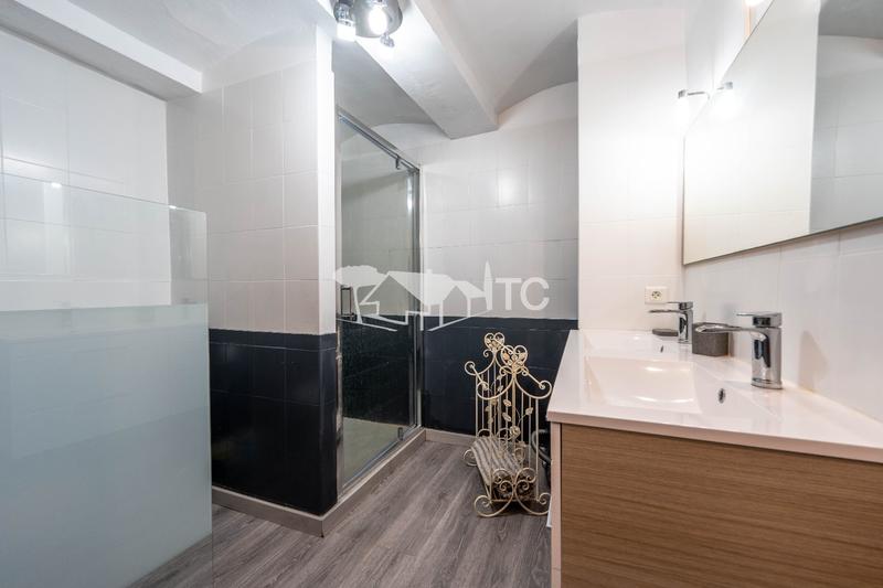 Maison - 244 m² - 7 pièces