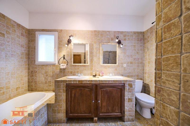 Maison - 171 m² - 5 pièces