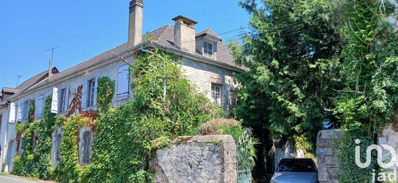 Maison - 238 m² - 7 pièces