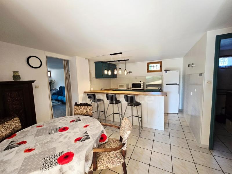 Maison - 182 m² - 7 pièces