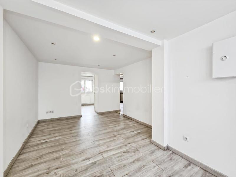 Maison - 169 m² - 9 pièces