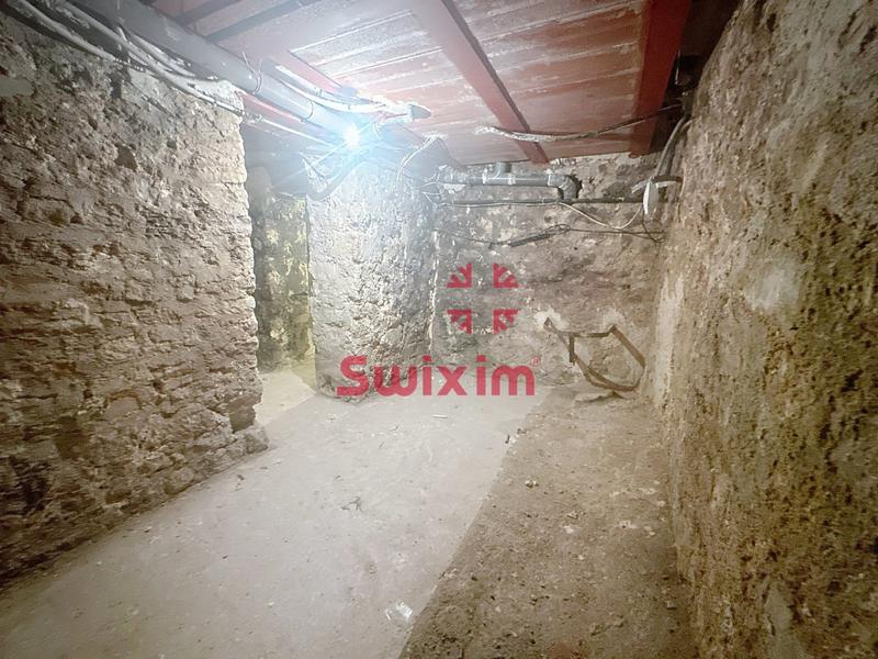 Local commercial - 81 m² - 4 pièces