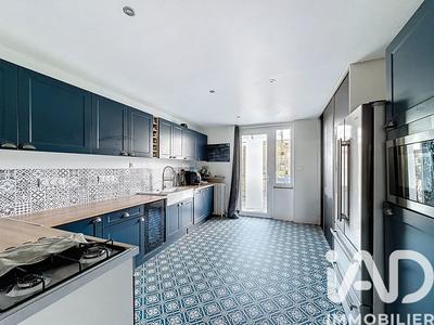 Maison - 244 m² - 11 pièces