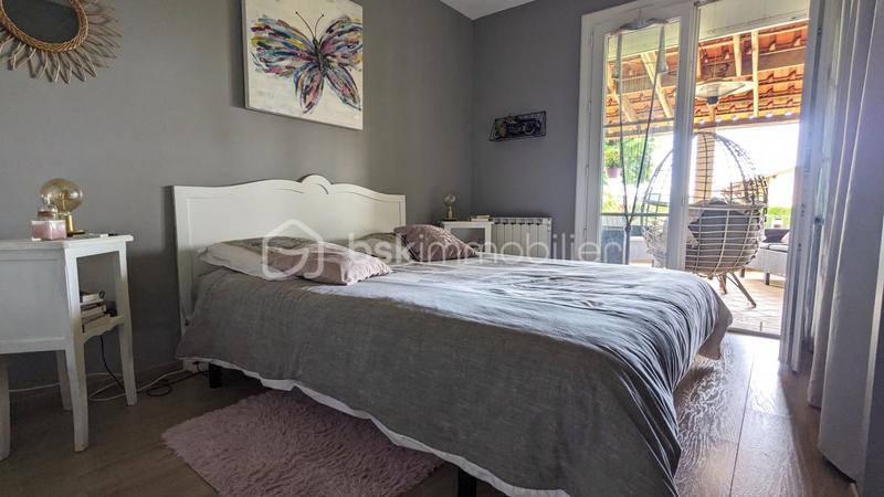 Maison traditionnelle - 203 m² - 7 pièces