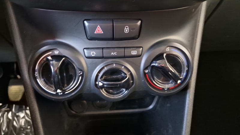 Peugeot 208 bluehdi 100 ss bvm5 active