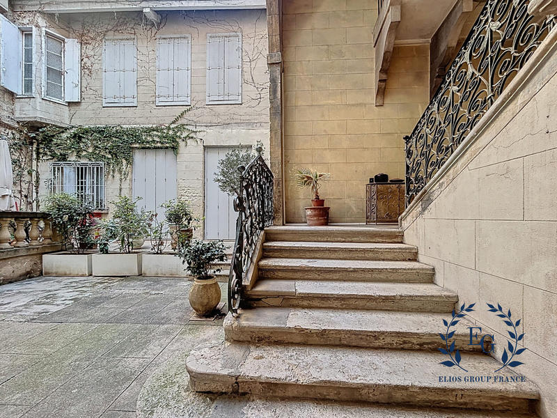 Appartement - 225 m² - 7 pièces