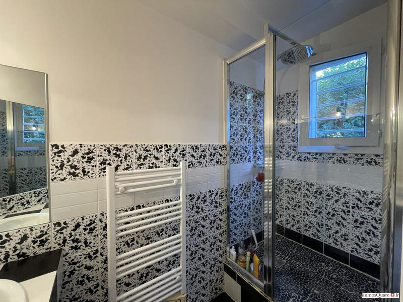 Maison - 180 m² - 6 pièces