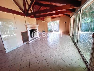 Maison - 210 m² - 7 pièces