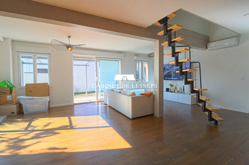 Maison - 90 m² - 4 pièces