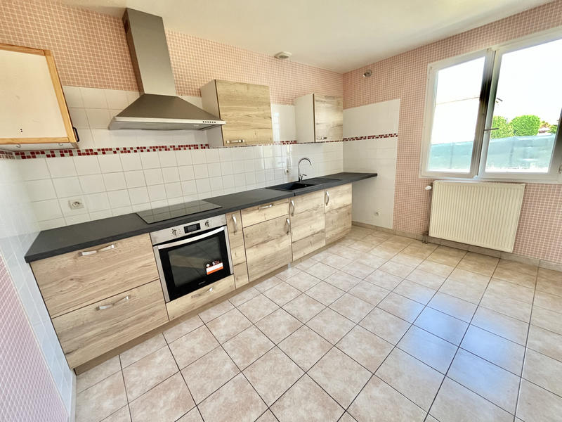 Maison - 90 m² - 5 pièces